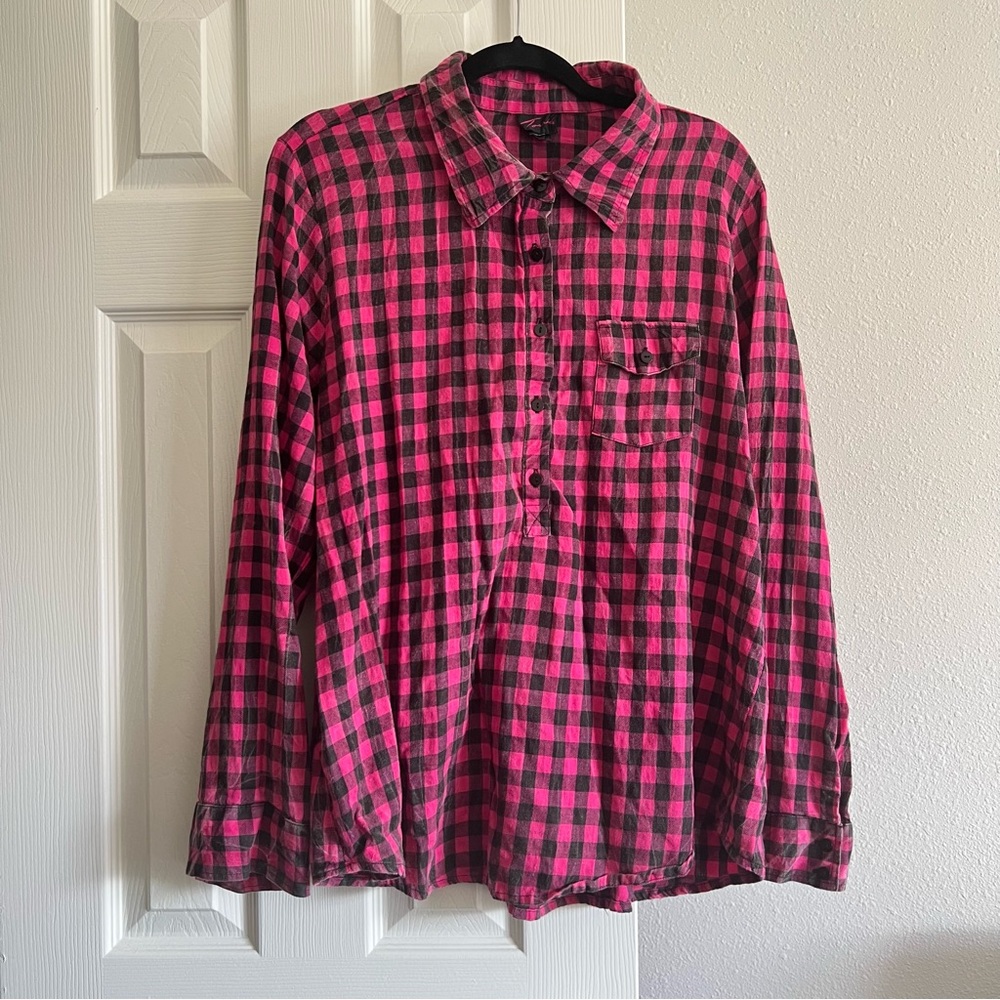 Torrid Pink and Black Buffalo Check Plaid Button Cinch Camp Shirt